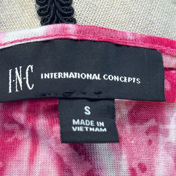 INC Short Cutout Sleeve Bling Detail Keeley Blooms Print T-Shirt - Hot Pink - Sm - Picture 6 of 8